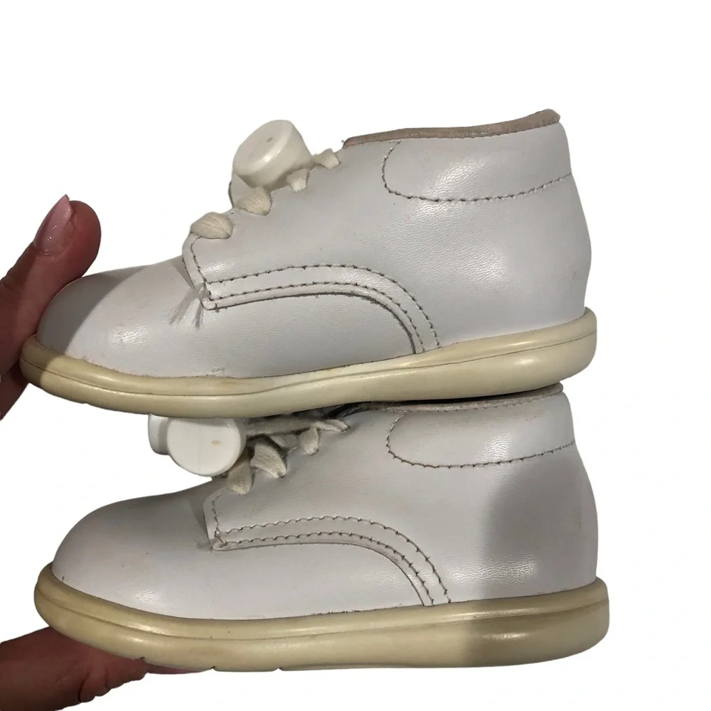 White Leather Foot Mates Size 3